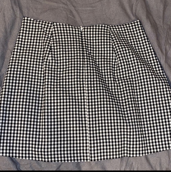 Black and white Checkered mini skirt - Picture 3 of 10
